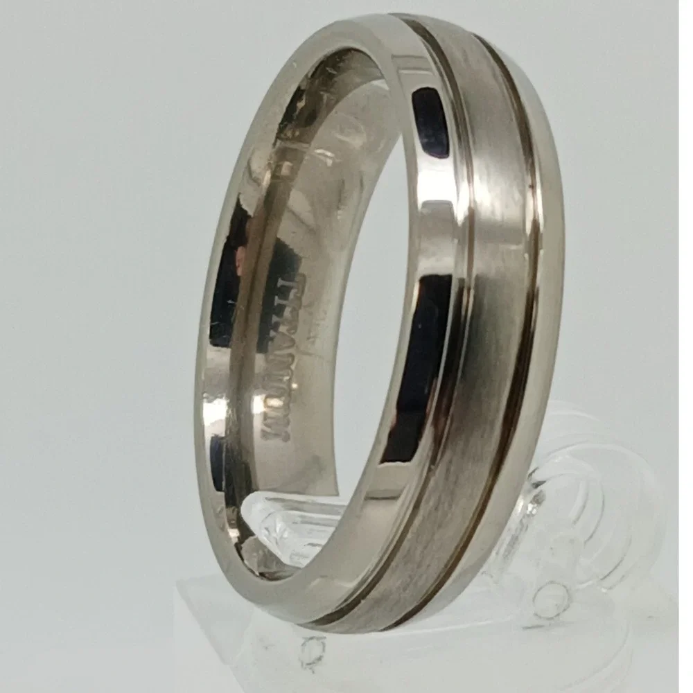 Vintage Mens Titanium 6mm Comfort Fit Band Ring Size 10 Brushed Polished Silver